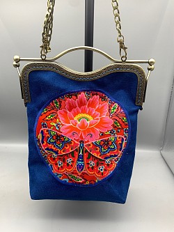 Sac en suédine et velours lisse avec fermoir et chaîne (collection INDIA)