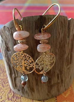 Pierre de soleil -labradorien et rhodochrosite / 38 €