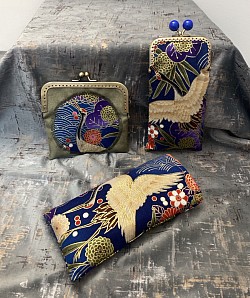 Porte monnaie en suédine et coton /  Étui à lunettes en coton avec fermoir / Etui à lunettes