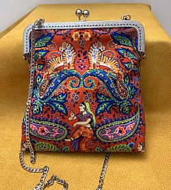Petit sac en velours lisse avec fermoir et chaîne (collection INDIA)