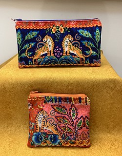 Pochettes en velours lisse et suédine (collection INDIA)