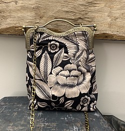 Sac rétro en velours lisse avec fermoir et chaîne